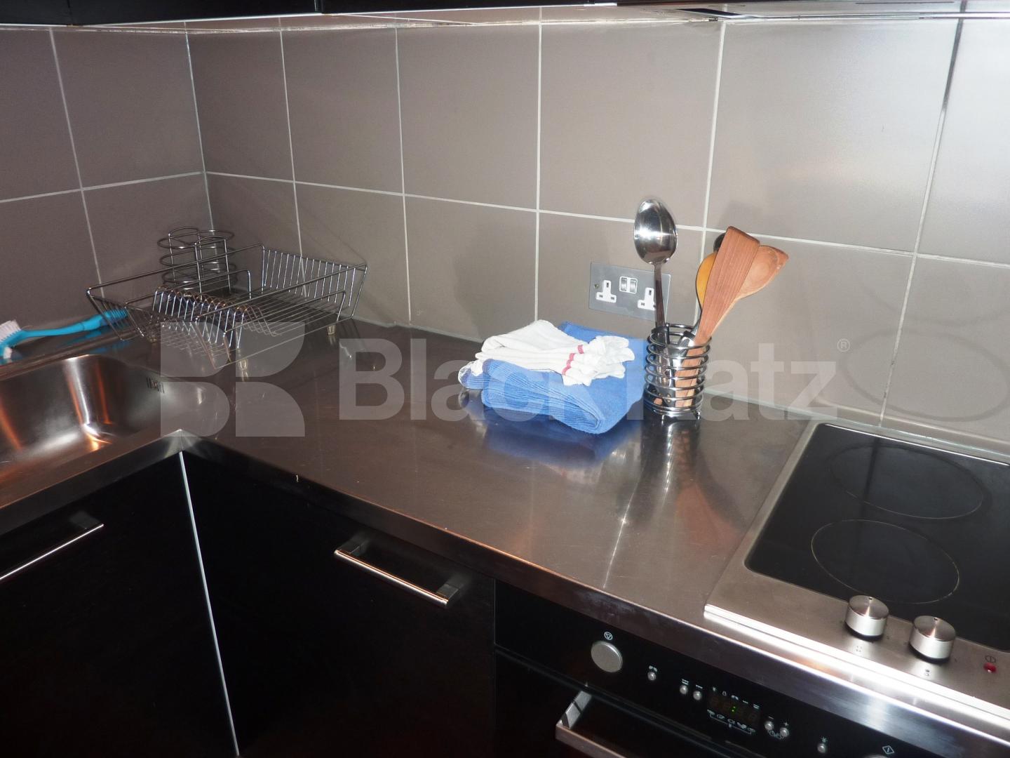 			Only 1 calender months deposit instead of 6 weeks, saving £609!, 1 Bedroom, 1 bath, 1 reception Flat			 Swinton Street, KINGS CROSS 